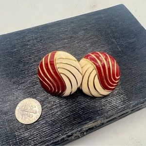 Vintage NAPIER cream & red clip on earrings 1” round wavy gold pattern enamel